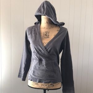 Gray hooded sweatshirt by everlast size Medium